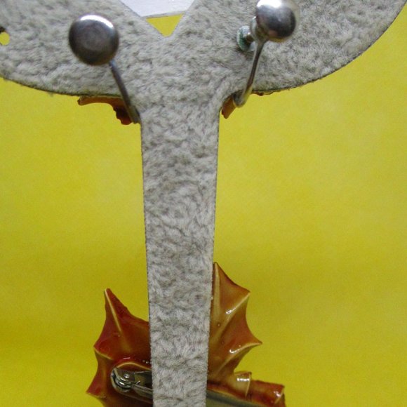 NO 2 VTG Celluloid Holly Berry Christmas Pin Brooch & Matching Holly Berry Chris - Picture 5 of 10